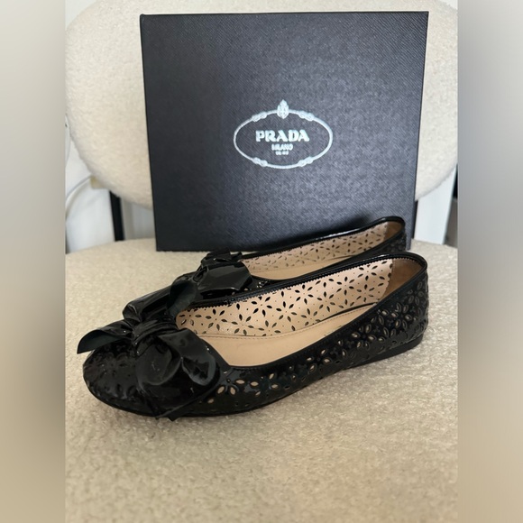 Prada flats - Picture 2 of 5